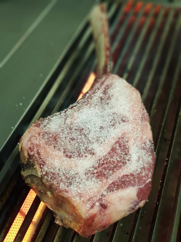 Tomahawk. Tomahawk.
