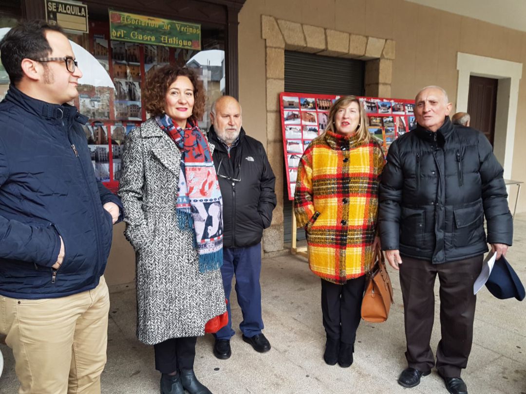 La alcaldesa asistió a la inauguración de la exposición fotográfica La alcaldesa asistió a la inauguración de la exposición fotográfica