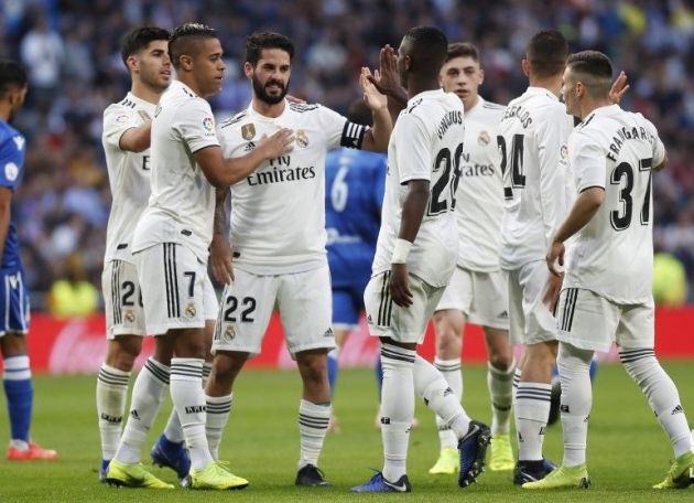 Los jugadores del Madrid celebran el último gol de Isco Los jugadores del Madrid celebran el último gol de Isco