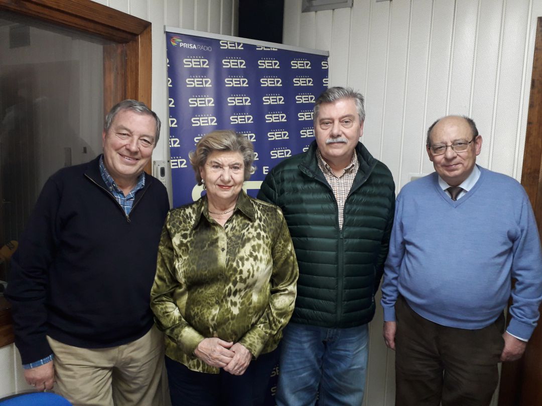 Francisco Portillo, María del Carmen del Castillo, Alfredo Catalán y Mariano Rodríguez en los estudios de Radio Linares Cadena SER Francisco Portillo, María del Carmen del Castillo, Alfredo Catalán y Mariano Rodríguez en los estudios de Radio Linares Cadena SER