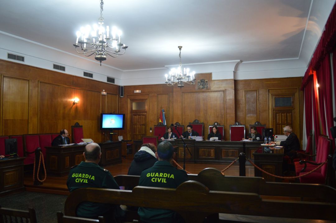 Condenada la mujer que tiró a su bebé a un contenedor Condenada la mujer que tiró a su bebé a un contenedor