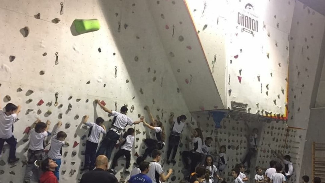 El Polideportivo Municipal La Loma de Móstoles acoge una jornada de escalada infantil y juvenil