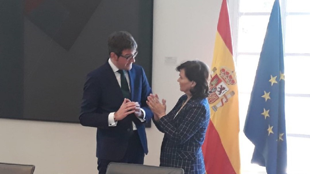 Pedro Sánchez coincide en la urgencia de presentar el proyecto del soterramiento "cuanto antes"