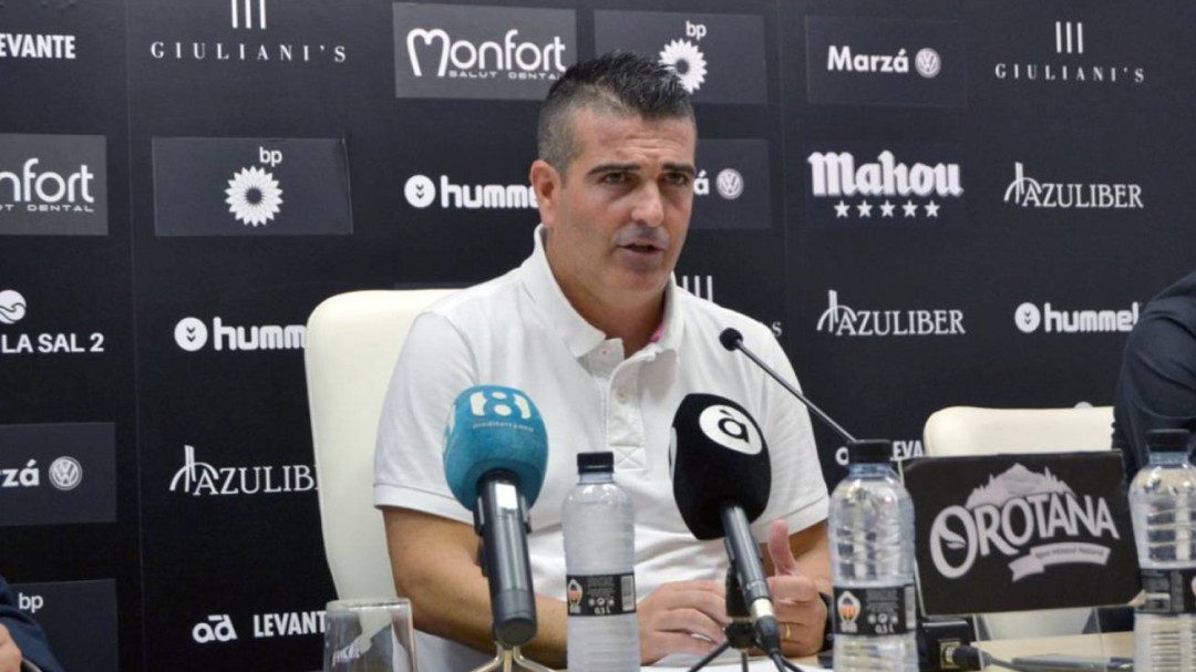El C.D.Castellón destituirá a David Gutiérrez este lunes tras sumar una victoria en 12 partidos