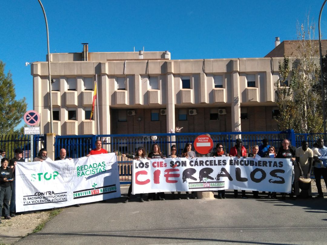Movilización por el cierre de los Centros de Internamiento de Extranjeros Movilización por el cierre de los Centros de Internamiento de Extranjeros