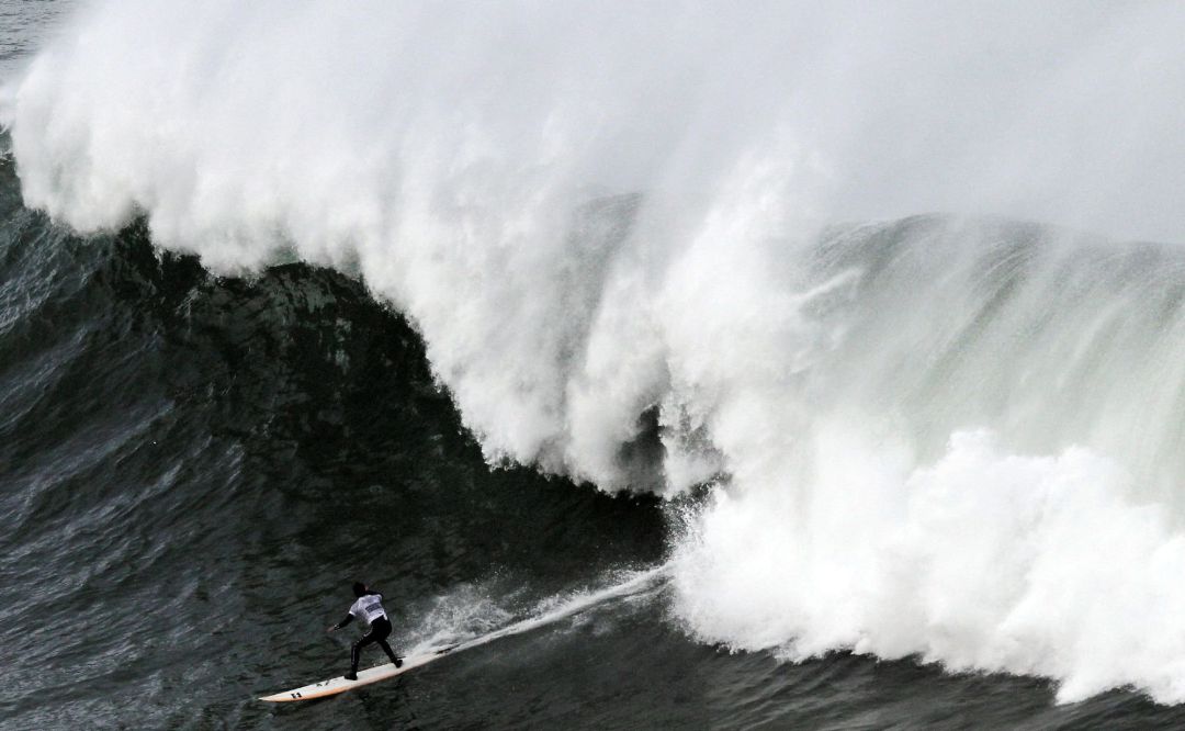 Pierre Rollet, ganador del Punta Galea Challenge de olas grandes Pierre Rollet, ganador del Punta Galea Challenge de olas grandes