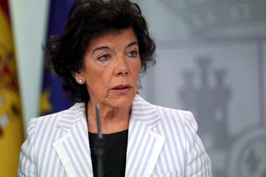 La ministra portavoz Isabel Celaá, durante la rueda de prensa celebrada en el Palacio de la Moncloa tras el Consejo de Ministros. La ministra portavoz Isabel Celaá, durante la rueda de prensa celebrada en el Palacio de la Moncloa tras el Consejo de Ministros.