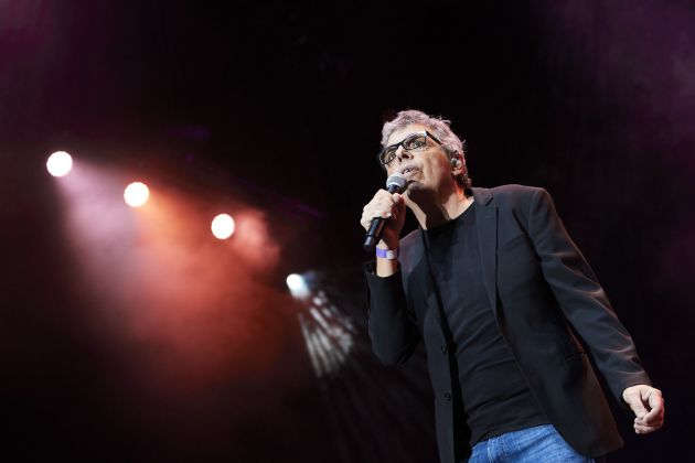 Pedro Guerra cantó 'Pasaba por aquí'. Pedro Guerra cantó 'Pasaba por aquí'.