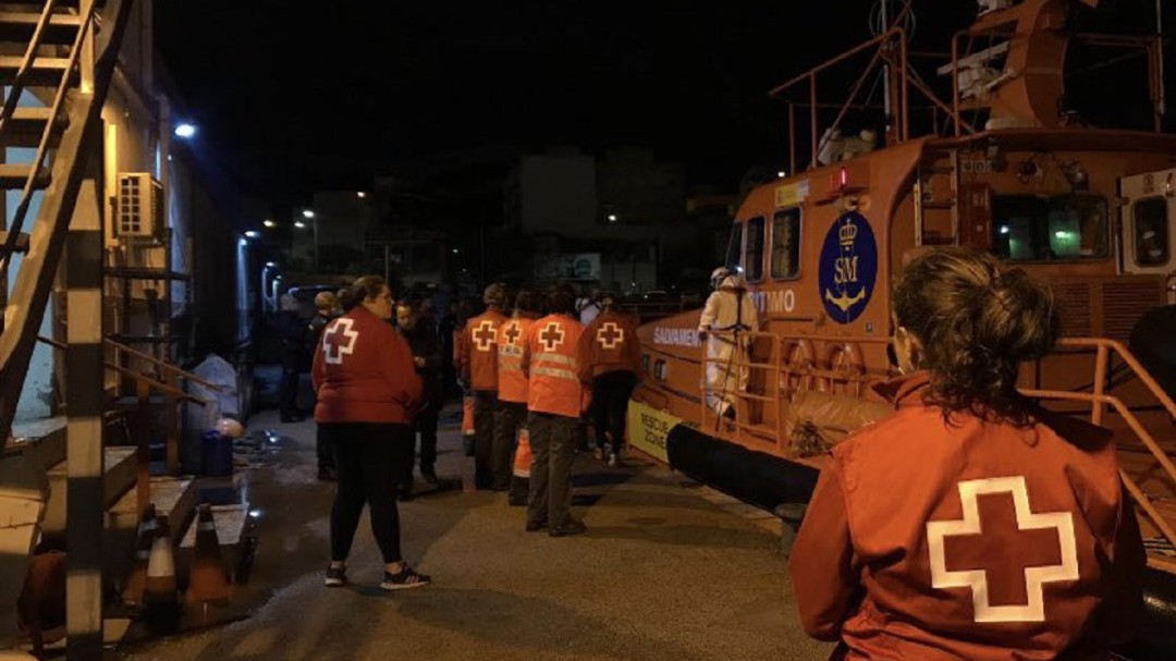 11 inmigrantes rescatados a bordo de una patera en las costas de Cartagena