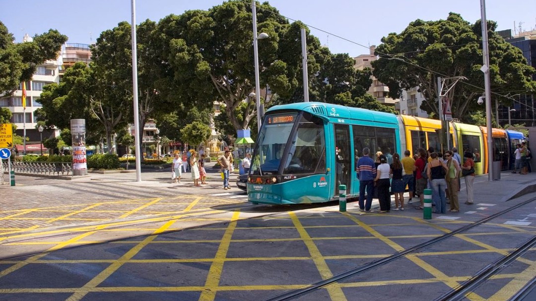 Los trabajadores del tranvía de Tenerife intensifican su protesta