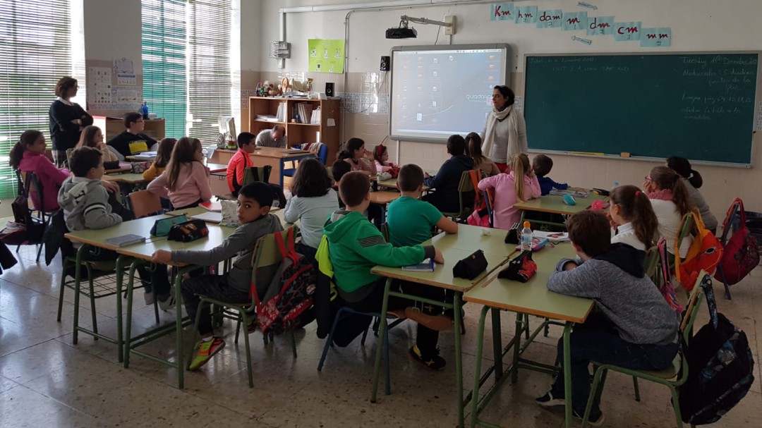 Los niños y niñas llevan un poeta dentro de ellos