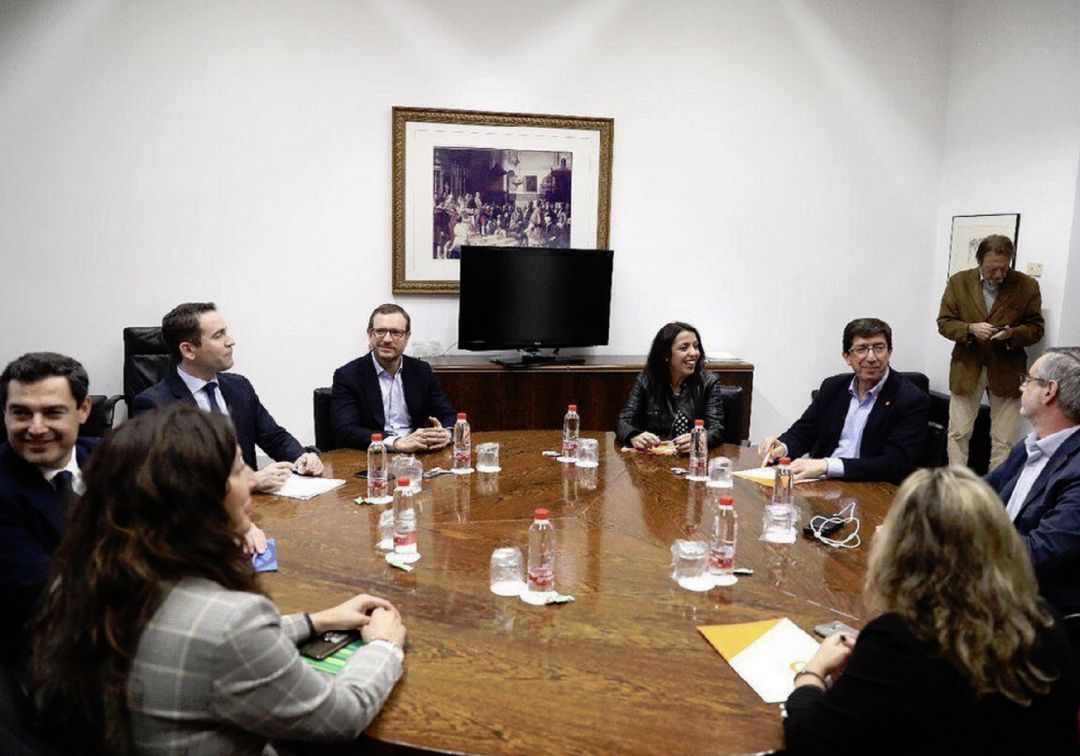 PP y Cs tienen "clara voluntad de acuerdo" para desalojar a Díaz de San Telmo