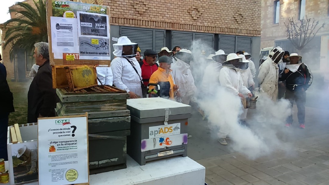 Los apicultores exigen que el etiquetado de la miel recoja procedencia y proceso