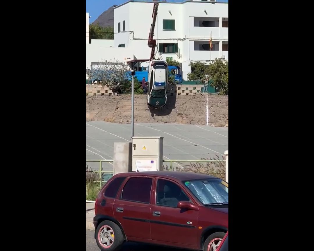 Vehículo de la Guardia Civil accidentado en La Aldea. Vehículo de la Guardia Civil accidentado en La Aldea.