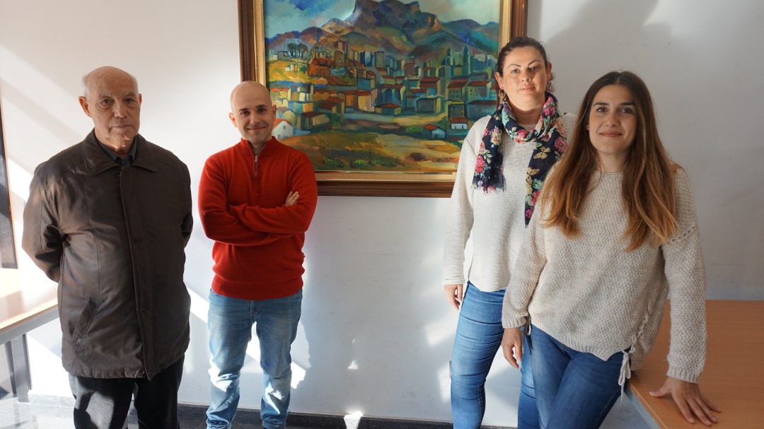 Los vecinos del bloque 5 de Las Trescientas de Elda reclaman la rehabilitación de las viviendas