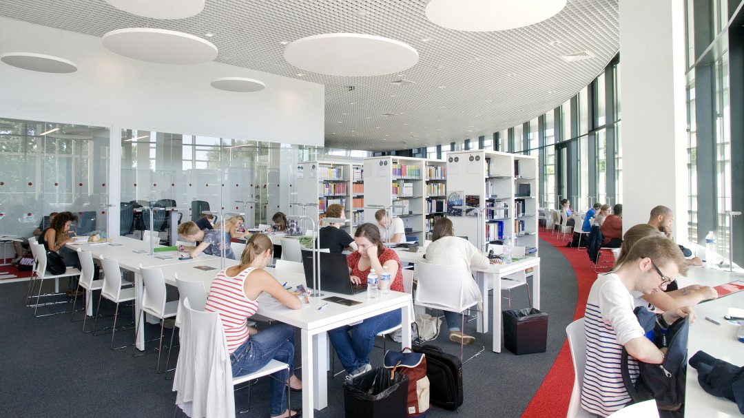 La Región, a la cabeza en aumento de inversión en I+D en las universidades