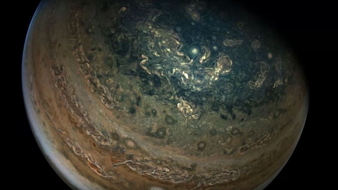 La NASA muestra nuevas imágenes de Júpiter a más de 200.000 km/h