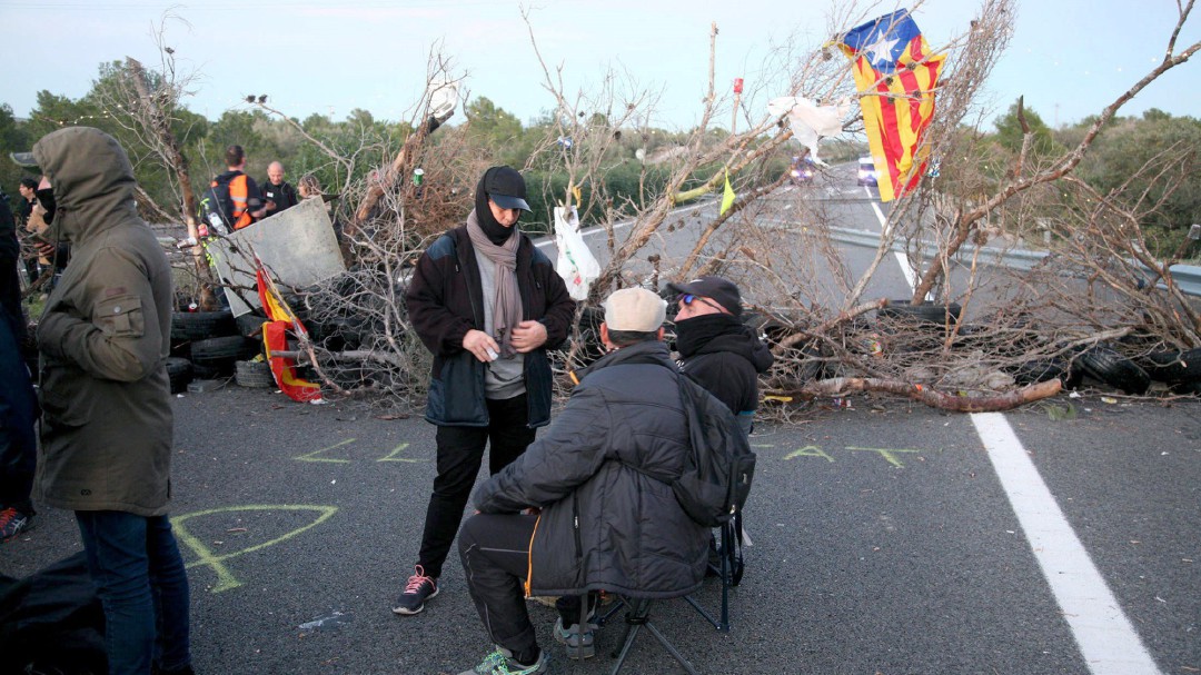 Los CDR prometen ser ingobernables y sugieren barricadas el 21D