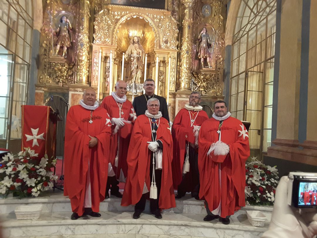 Grave desencuentro entre los Caballeros Hospitalarios y el sacerdote representante del Obispado. Grave desencuentro entre los Caballeros Hospitalarios y el sacerdote representante del Obispado.