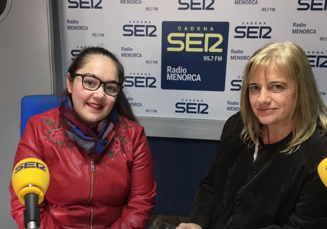 Las dues integrants de Dos minuts de llengua. Las dues integrants de Dos minuts de llengua.