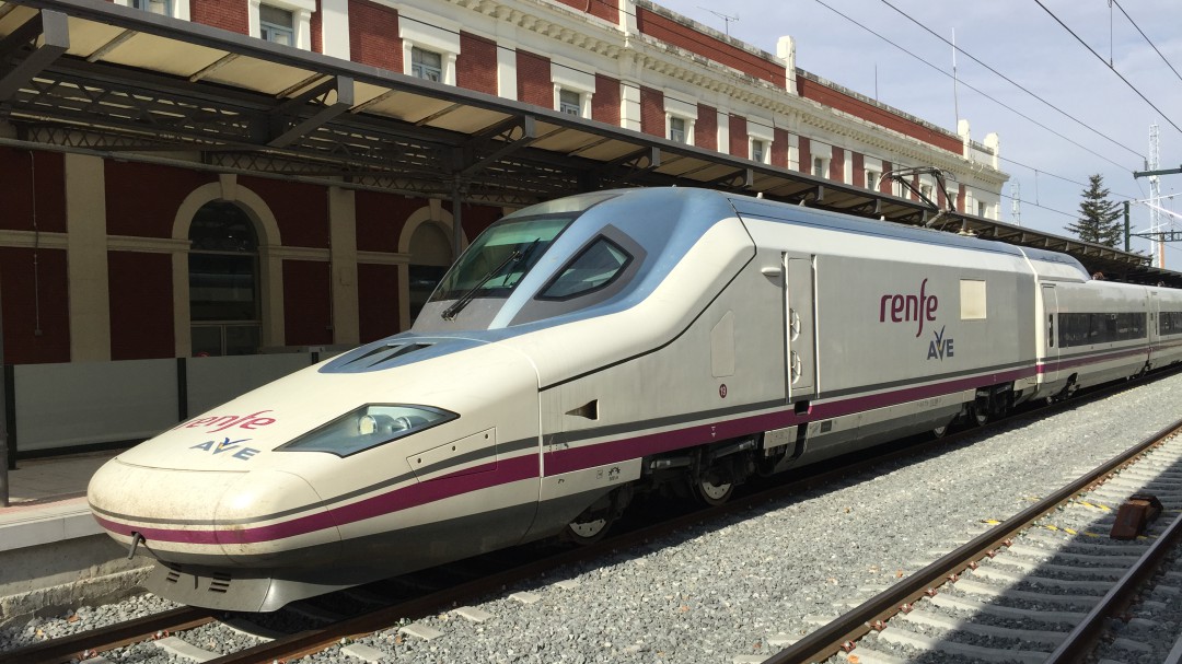 El Gobierno autoriza la licitación de mejoras en la línea ferroviaria Palencia-Santander por importe de 22,19 millones