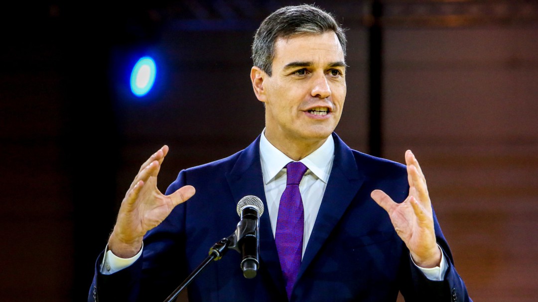 Sánchez apela al diálogo sereno y sensato para cohesionar España dentro de la ley