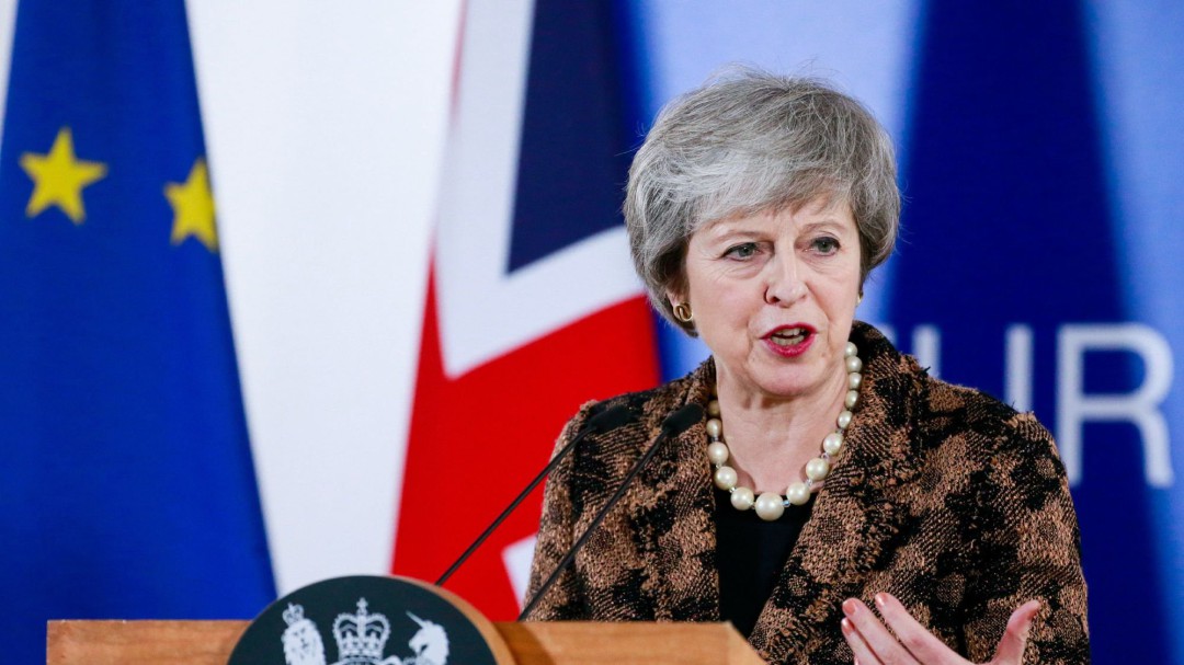 May se opone a otro referéndum del brexit y critica a Blair por pedirlo