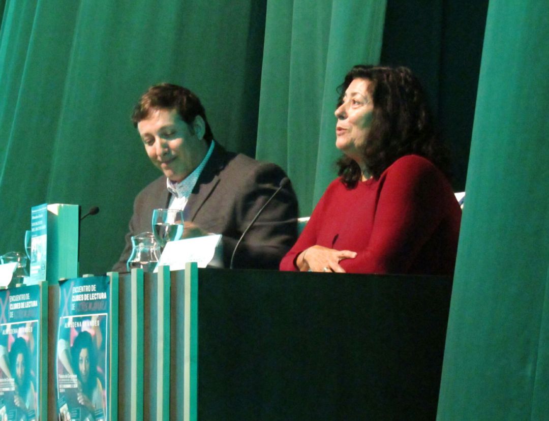 La escritora Almudena Grandes en un momento de su intervención La escritora Almudena Grandes en un momento de su intervención