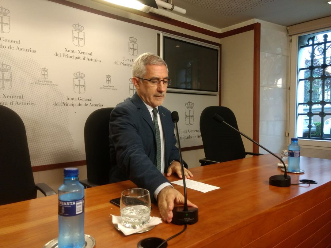 Llamazares acusa a IU de una "caza de brujas". Llamazares acusa a IU de una "caza de brujas".