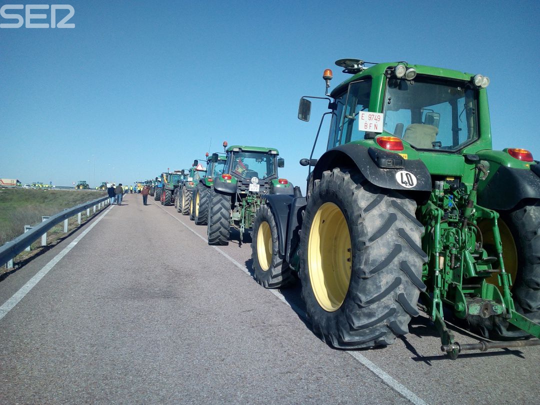 movilizaciones en el campo extremeño: El campo extremeño levanta la voz movilizaciones en el campo extremeño: El campo extremeño levanta la voz