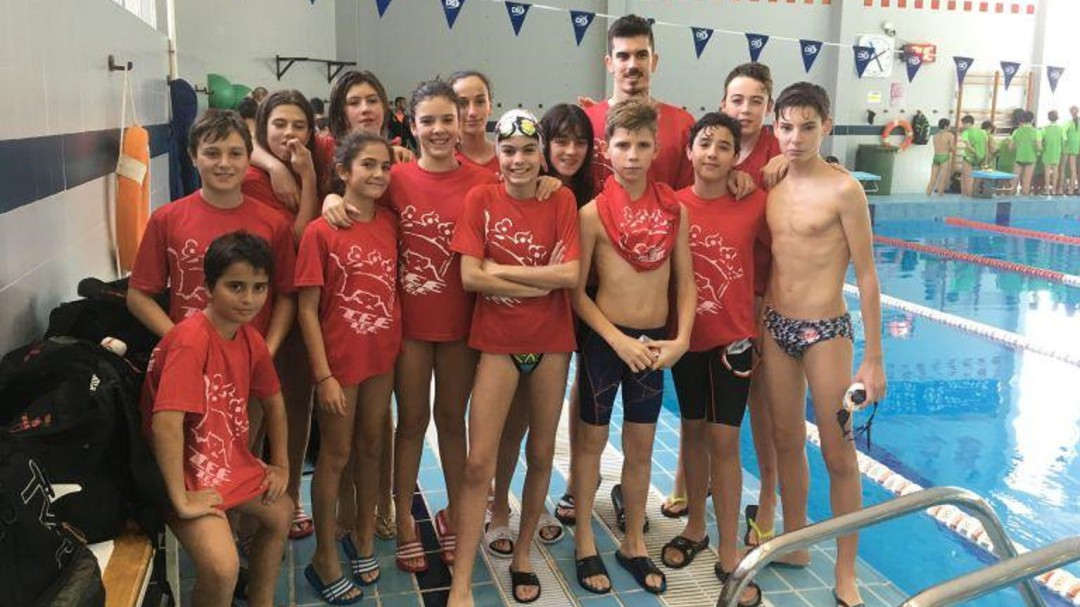 El Centro Excursionista Eldense rebajó marcas en la Liga Promesas de natación