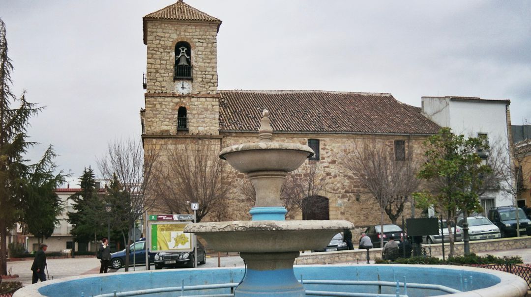 Campillo de Arenas tiene una de las plazas principales con más encanto de la provincia Campillo de Arenas tiene una de las plazas principales con más encanto de la provincia