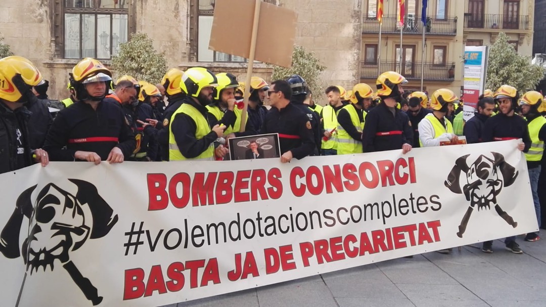 Los bomberos del consorcio se manifiestan en Valencia para reclamar más medios
