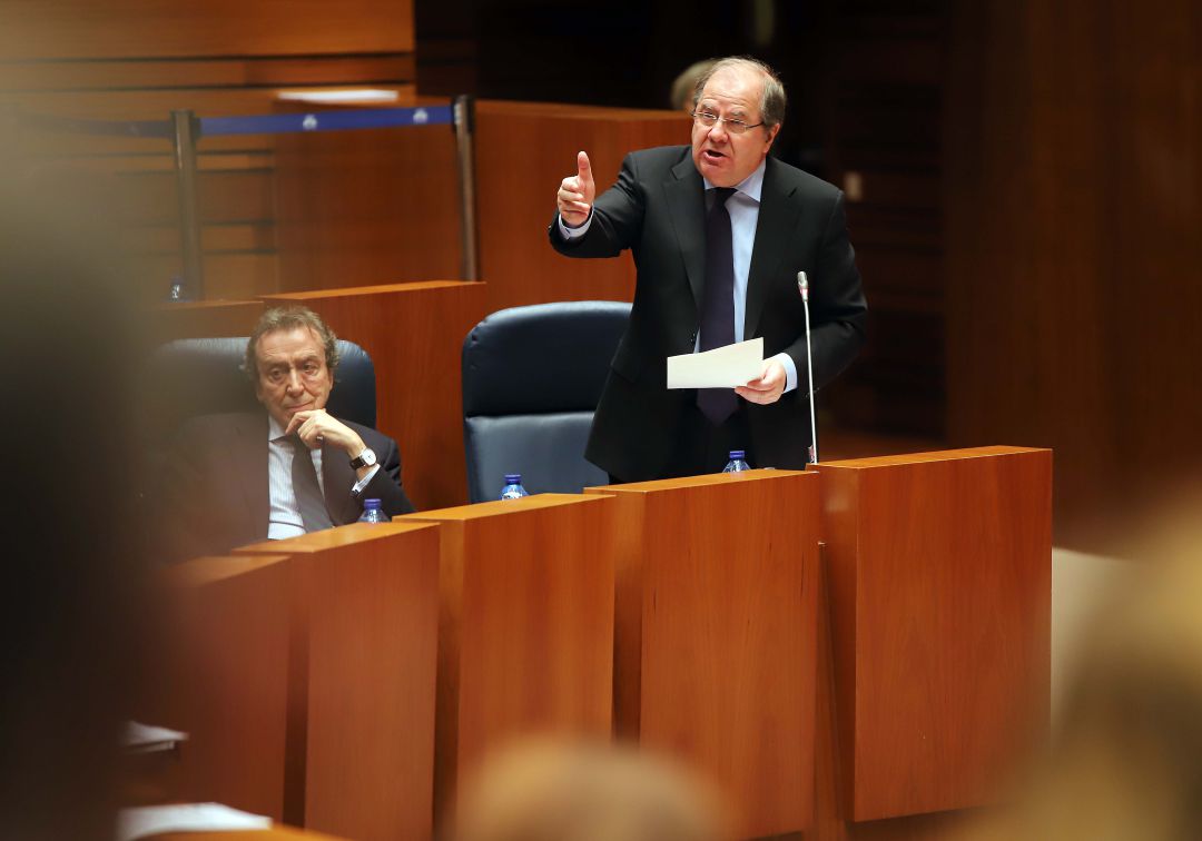 El presidente de la Junta se lleva los galardones "Mentiroso Compulsivo y el Hundimiento"
