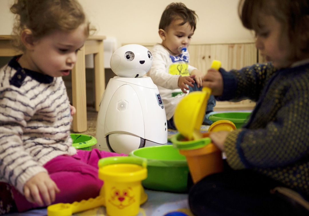 "Los juguetes conectados almacenan y recogen datos del menor"