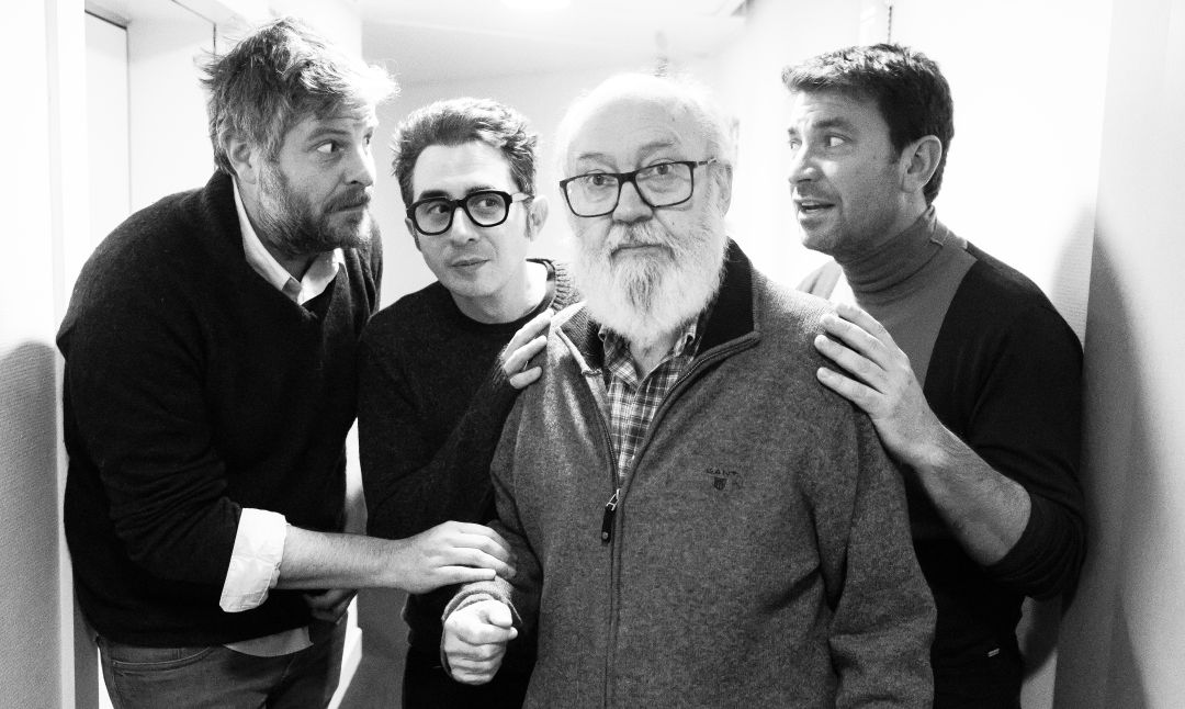 El director y parte del elenco de "Tiempo Después" El director y parte del elenco de "Tiempo Después"