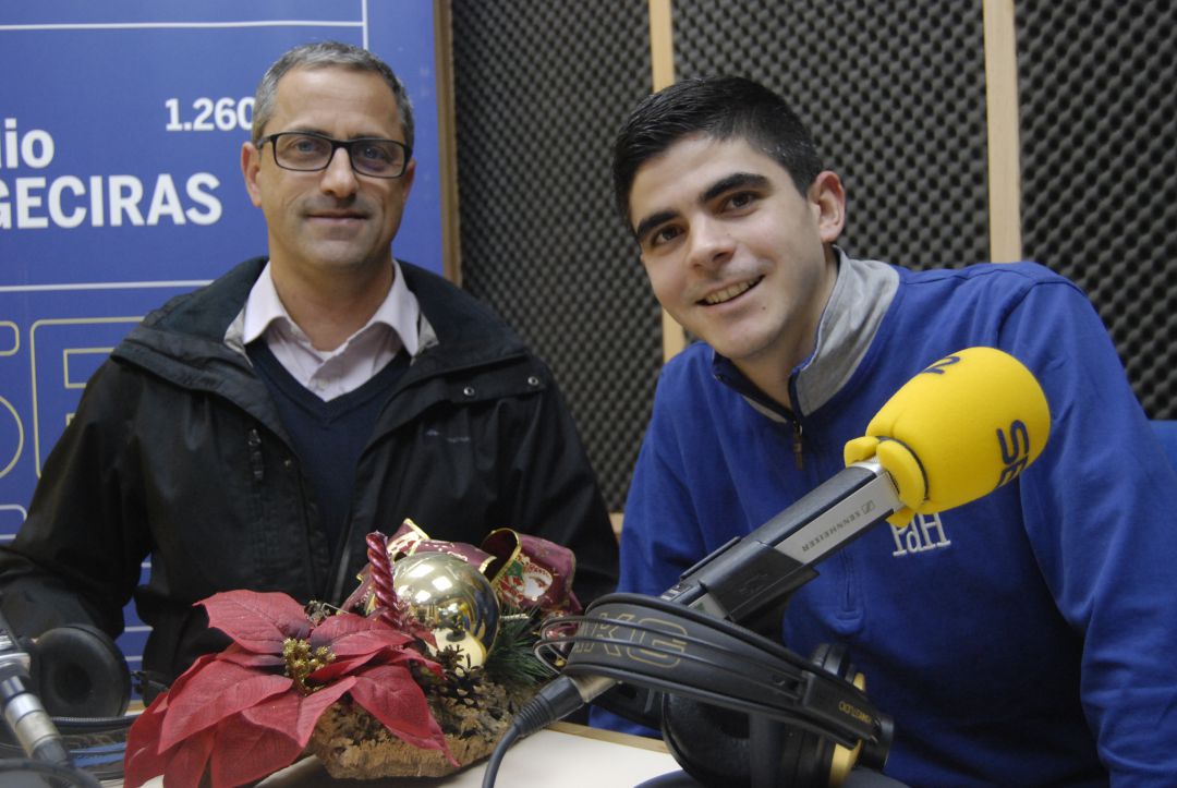 Carlos Viñas, del Club de Ajedrez Algeciras y nuestro compañero responsable de deportes en Radio Algeciras, Ávaro Gallardo. Carlos Viñas, del Club de Ajedrez Algeciras y nuestro compañero responsable de deportes en Radio Algeciras, Ávaro Gallardo.