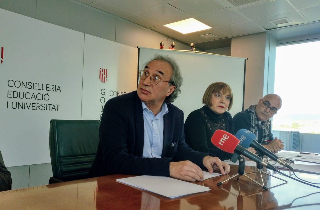 Educación ofertará 1.080 plazas en las oposiciones docentes de 2019 Educación ofertará 1.080 plazas en las oposiciones docentes de 2019