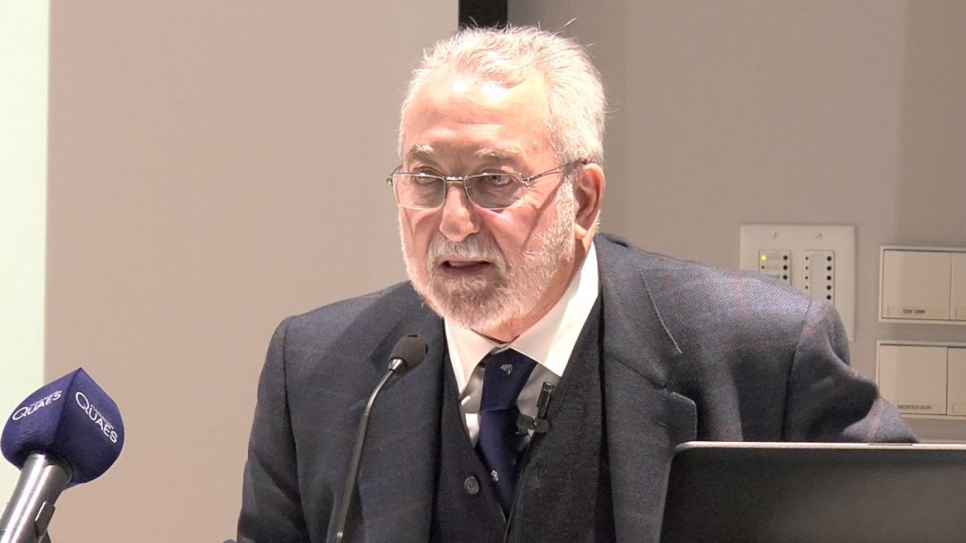 El exministro de sanidad, Bernat Soria, ofreciendo una conferencia El exministro de sanidad, Bernat Soria, ofreciendo una conferencia