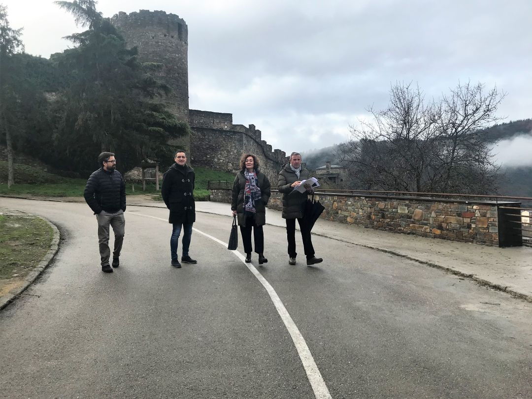 Se presenta el muro Tras la Cava Se presenta el muro Tras la Cava