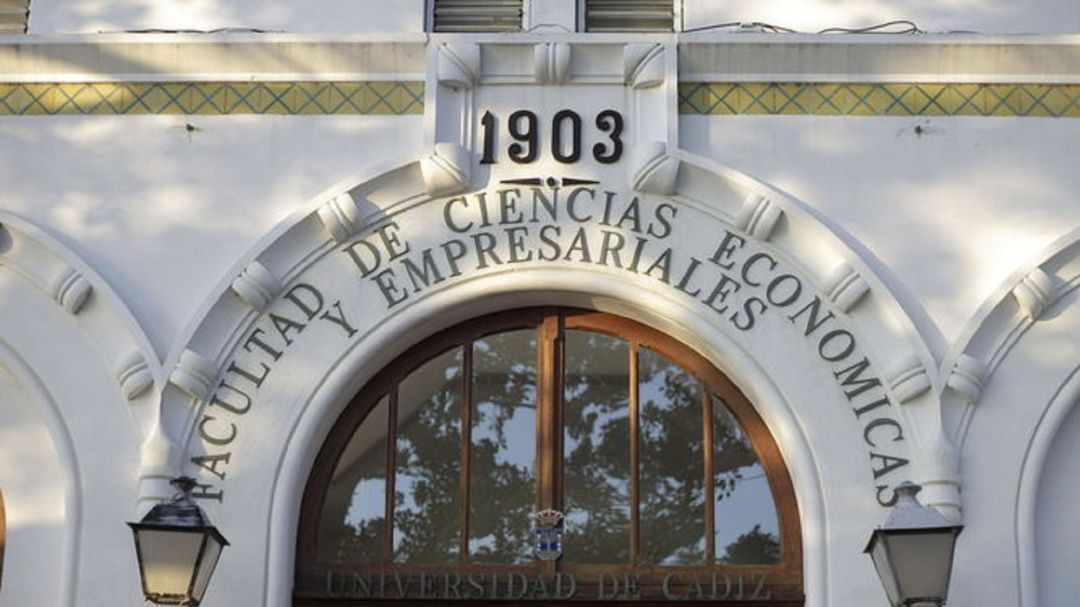'Innova y Emprende' 'Innova y Emprende'