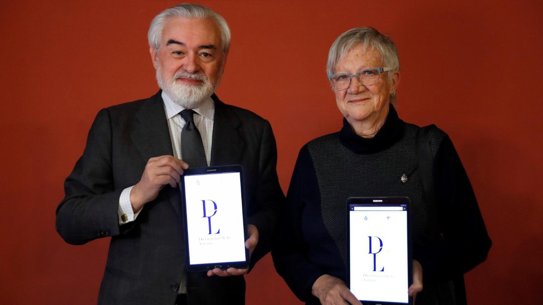Escrache, sororidad y selfi, al diccionario