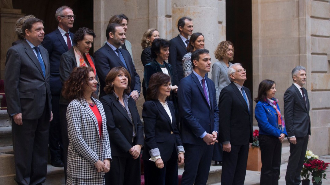 El Gobierno aprueba medidas simbólicas e inversiones para Cataluña