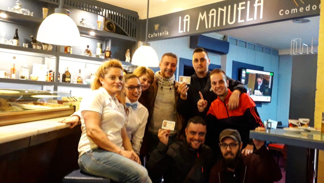 Lotería Navidad 2018: El bar "La Manuela" reparte en la capital casi un millón de euros en el 5º premio 07568 Lotería Navidad 2018: El bar "La Manuela" reparte en la capital casi un millón de euros en el 5º premio 07568