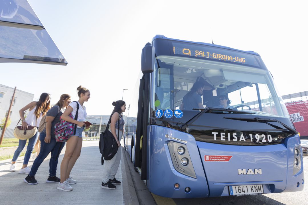 30% menys de passatgers als autobusos per la "por injustificada" a la covid 30% menys de passatgers als autobusos per la "por injustificada" a la covid