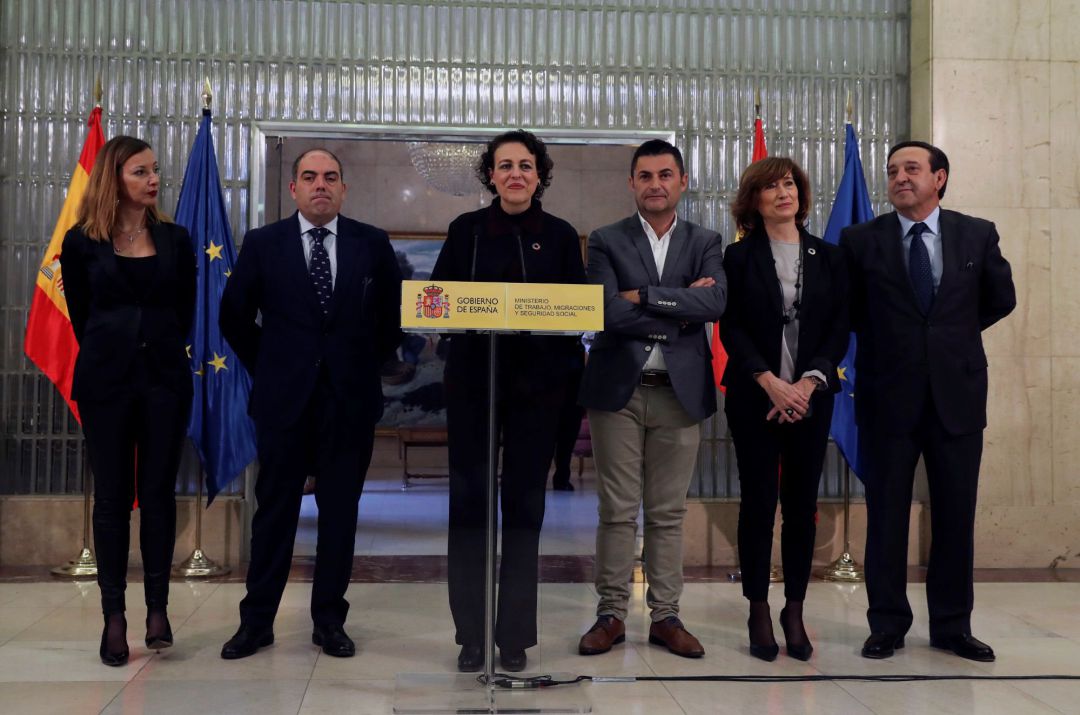La ministra de Trabajo, Migraciones y Seguridad Social, Magdalena Valerio, durante la rueda de prensa que ha ofrecido hoy con los responsables de las organizaciones de autónomos para presentar el acuerdo alcanzado La ministra de Trabajo, Migraciones y Seguridad Social, Magdalena Valerio, durante la rueda de prensa que ha ofrecido hoy con los responsables de las organizaciones de autónomos para presentar el acuerdo alcanzado