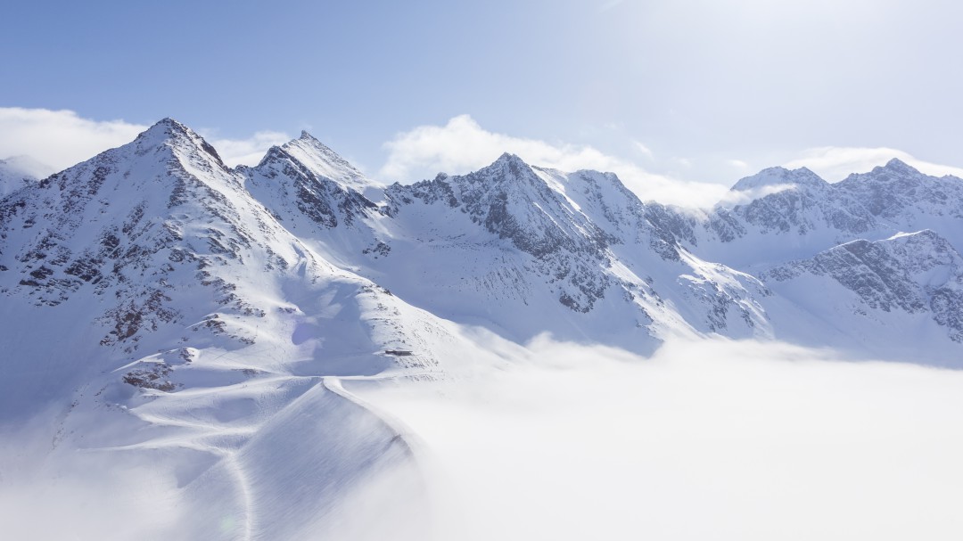 La desternillante aventura de un borracho en los Alpes y otras noticias que te interesaron en abril