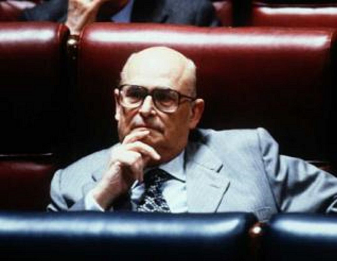 Emilio Attard, el "octavo" padre de la Constiución, con raíces en Ledaña Emilio Attard, el "octavo" padre de la Constiución, con raíces en Ledaña