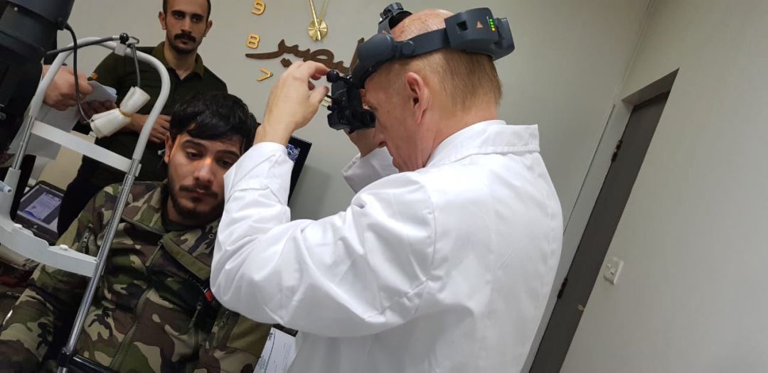 El oftalmólogo alicantino Jorge Alió operará en Alicante a 40 soldados del ejército irakí El oftalmólogo alicantino Jorge Alió operará en Alicante a 40 soldados del ejército irakí