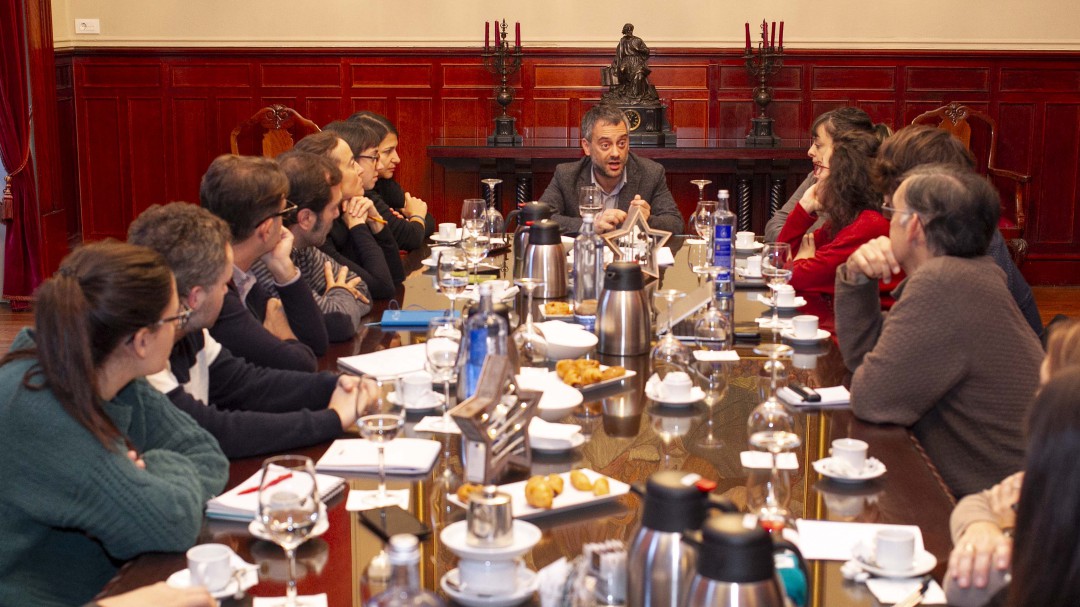 Ferreiro confía en que los casos de los pisos y la cárcel se aclaren antes de la campaña